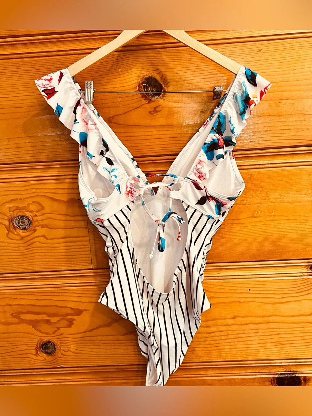 Cupshe Floral Striped Ruffle V Neck One Piece Swimsuit XXL Cottagecore Boho Chic